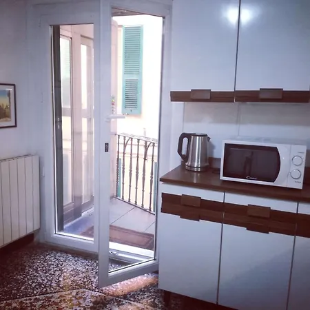 Affreschi Con Vista Ducale *