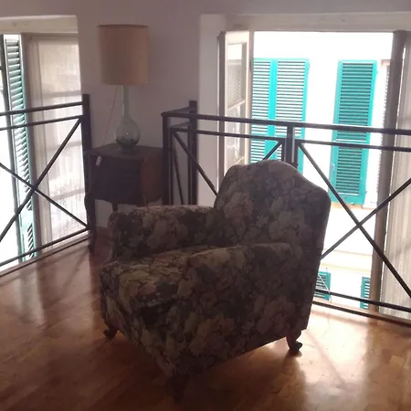 Affreschi Con Vista Ducale דירה